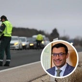 Guardia Civil en un control en las carreteras burgalesas. En detalle Raúl Galán, jefe provincial de Tráfico en Burgos.
