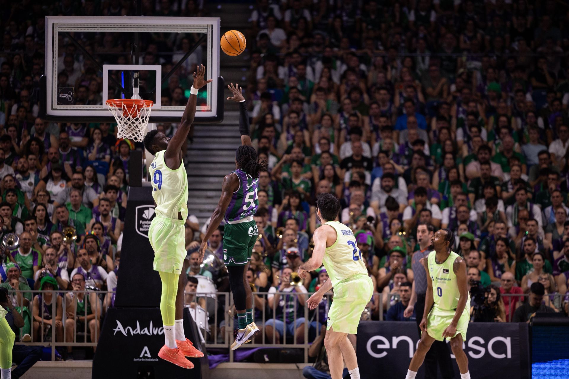 El vibrante Unicaja - Barcelona, en imágenes