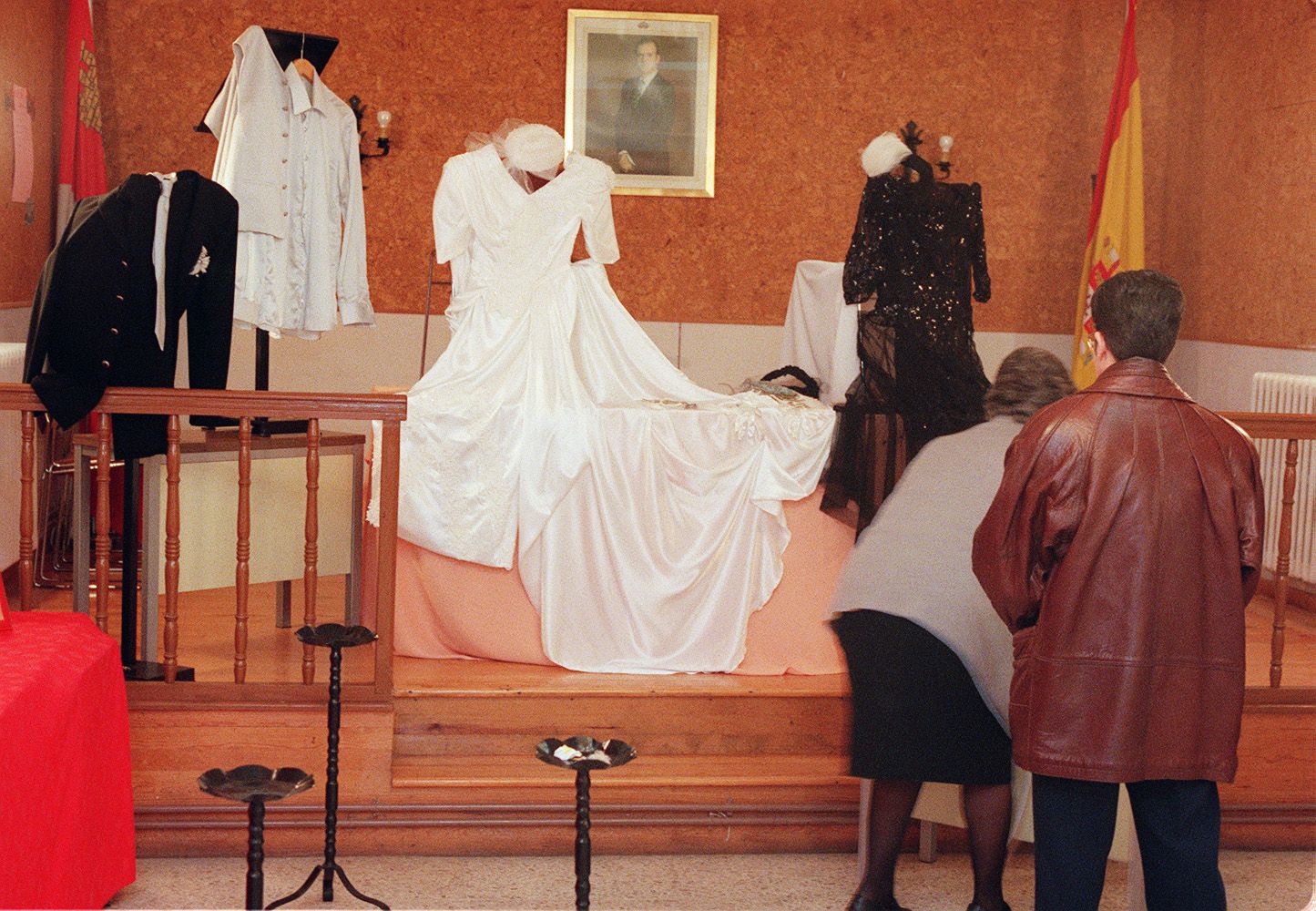 Exposición Cien Años de Bodas en Villanubla. 11 de febrero de 2000.