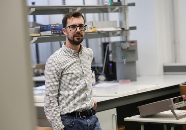 Fernando Hevia, en el laboratorio de la UVa en el que trabaja