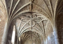 Interior de la Asunción con sus elegantes bóvedas.