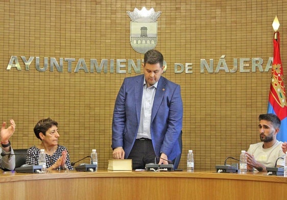 El popular Jorge Salaverri durante el pleno de investidura como alcalde de Nájera en 2023.