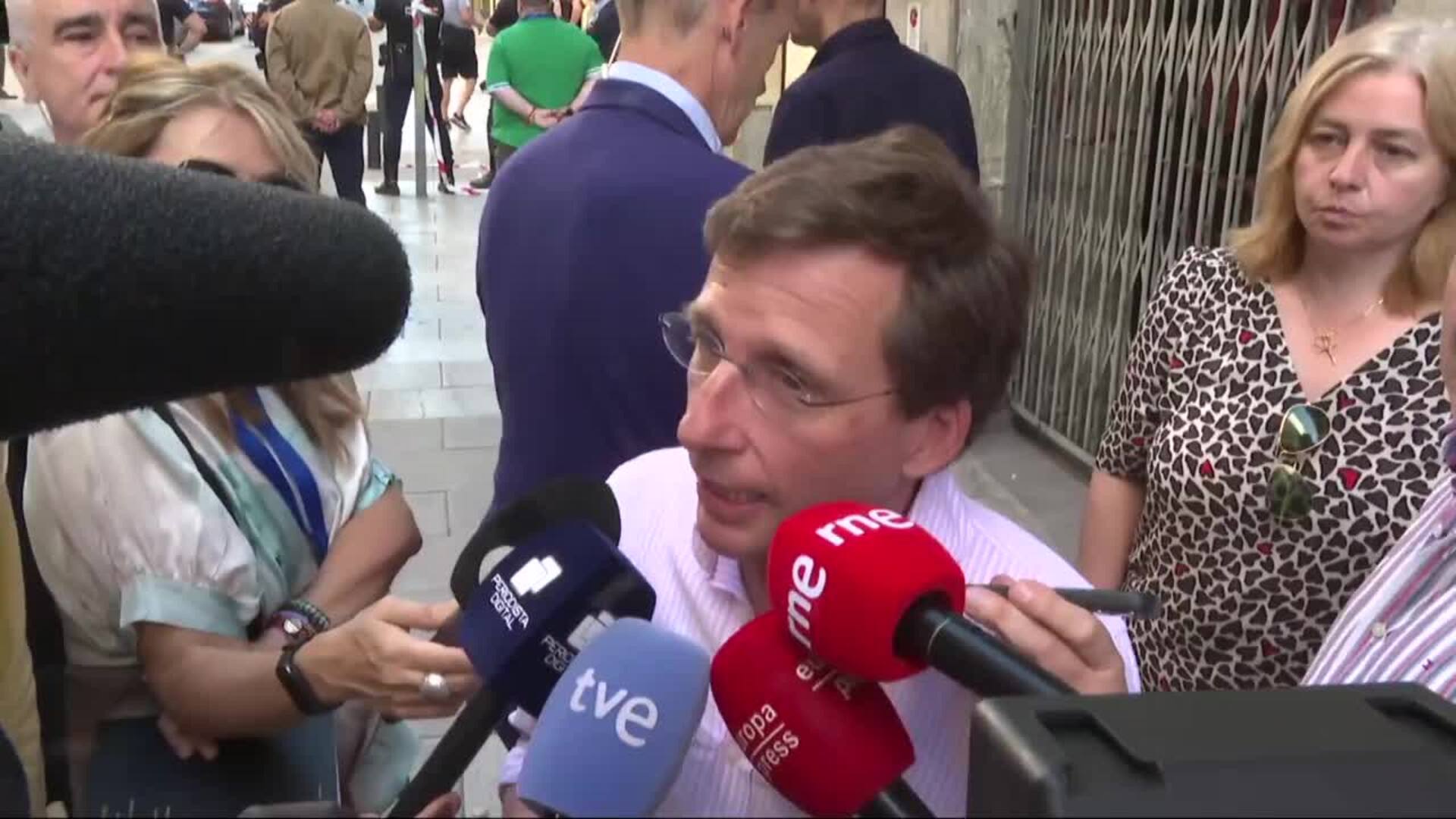 Almeida se pregunta por qué se hace "en Conferencia de Presidentes lo que no en los cafés"