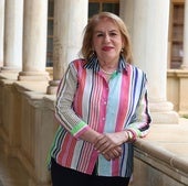 Pilar Arnaiz, en el Claustro de La Merced de la Universidad de Murcia.