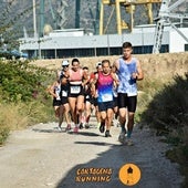 Participantes de la subida al Calvario, ayer.