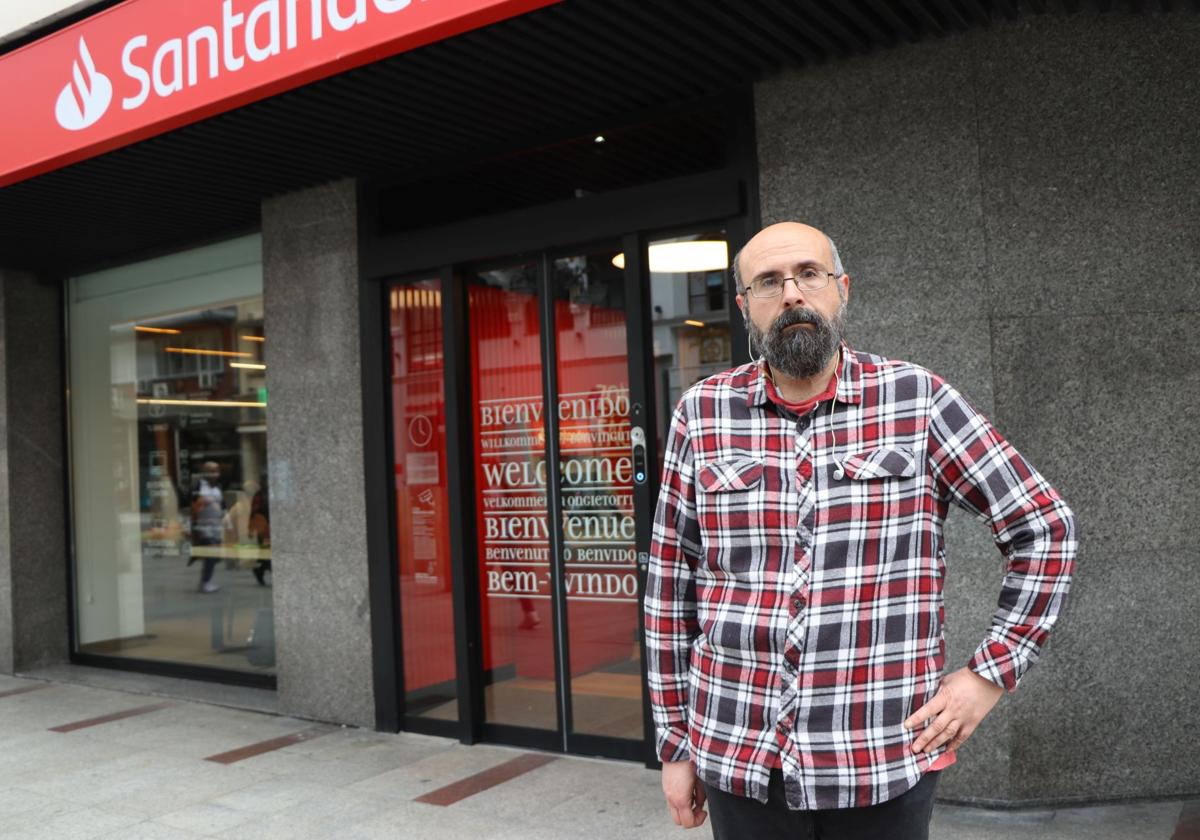 Cuando pedir cita con 81 años se hace imposible: «Para los bancos parecemos ganado»