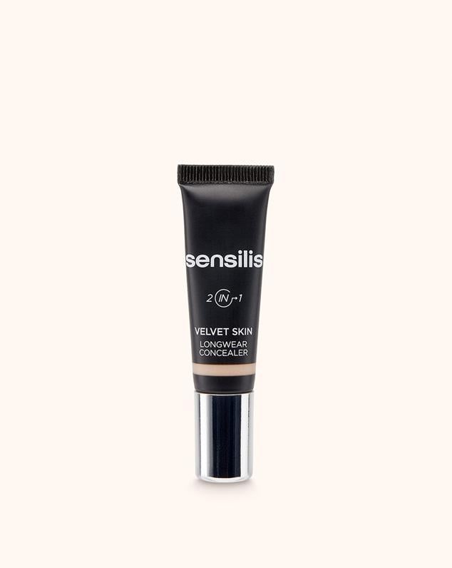Compra aquí . Lo amarás porque es uno de los favoritos de las pieles sensibles, y no nos extraña. Su fórmula contiene microesferas de Ácido Hialurónico y pigmentos correctores que rellenan y difumina las arrugas y las líneas de expresión de forma inmediata. ¿El resultado? Un rostro uniforme, luminoso y sin imperfecciones. 