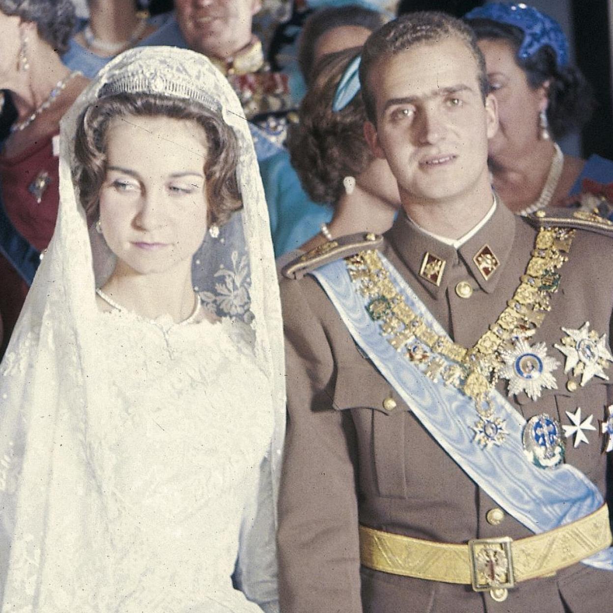 Las impresionantes joyas que se lucieron en la boda de Juan Carlos y Sofía