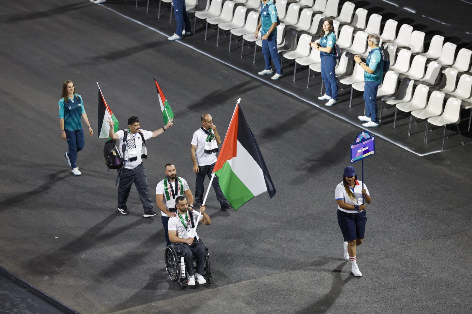 La delegación palestina, en París durante la inauguración.