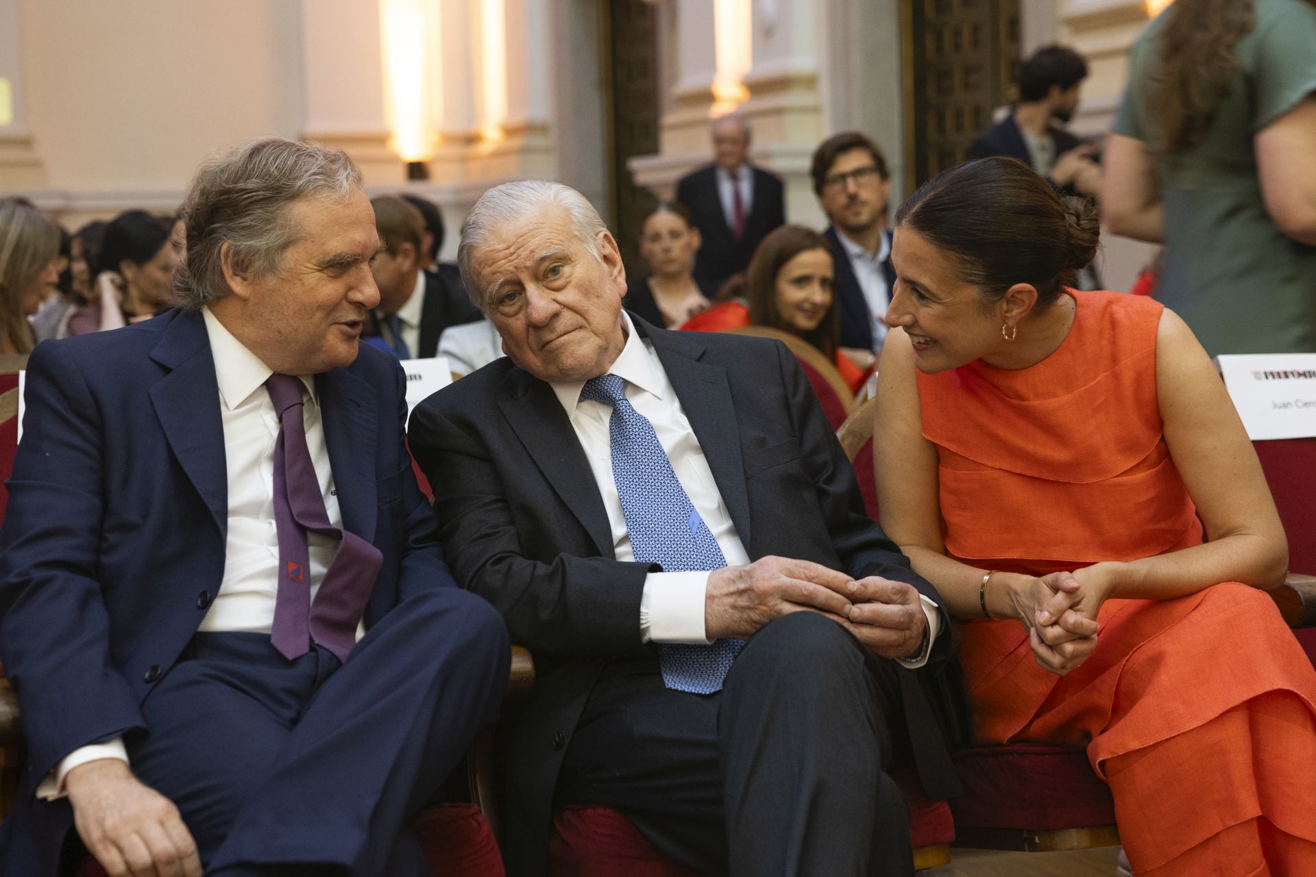 Ignacio Ybarra, presidente de Vocento, el doctor Valentín Fuster y Samary Fernández Feito, directora general del Área de Lujo, Estilo de Vida y Revistas de Vocento