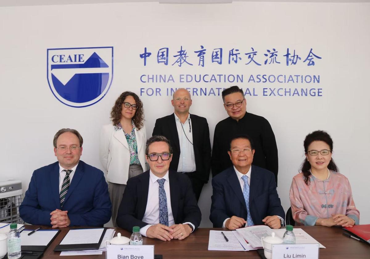 La USAL fortalece su liderazgo internacional con alianzas estratégicas en China